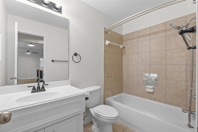 874 Pebblebank Lane, League City, TX 77573