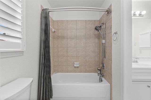 874 Pebblebank Lane, League City, TX 77573