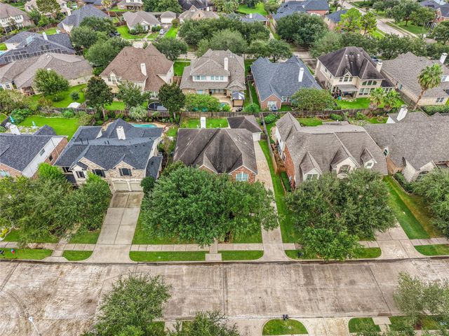 874 Pebblebank Lane, League City, TX 77573