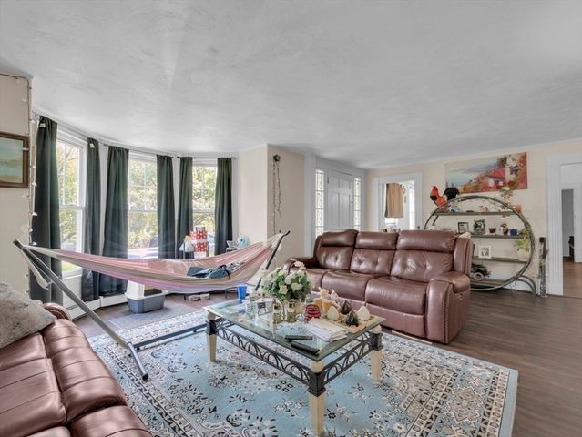 76 Union St, Barre, MA 01005