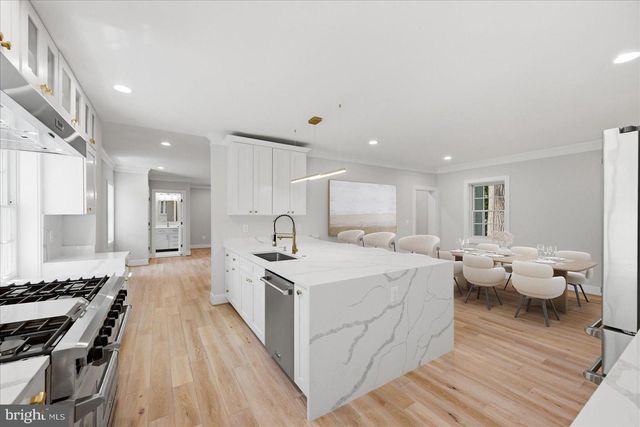 3517 RODMAN ST NW, Washington, DC 20008