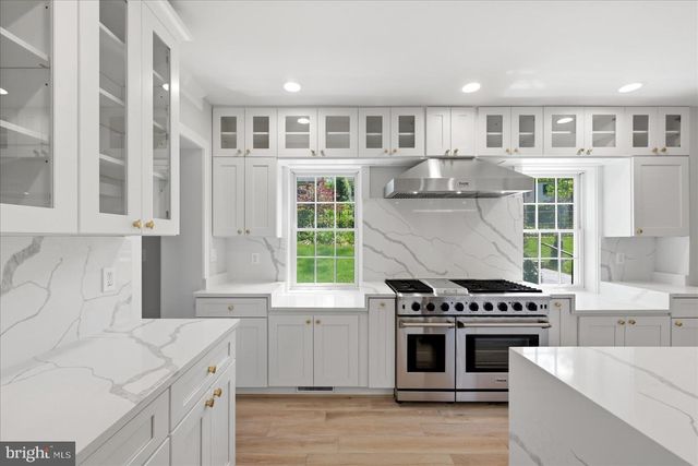 3517 RODMAN ST NW, Washington, DC 20008