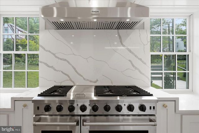 3517 RODMAN ST NW, Washington, DC 20008