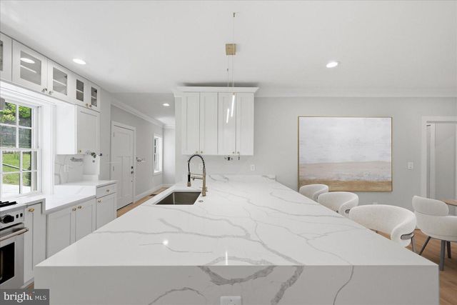3517 RODMAN ST NW, Washington, DC 20008