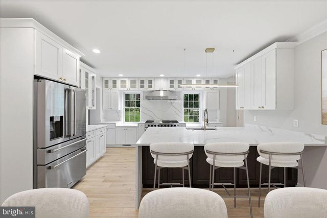 3517 RODMAN ST NW, Washington, DC 20008