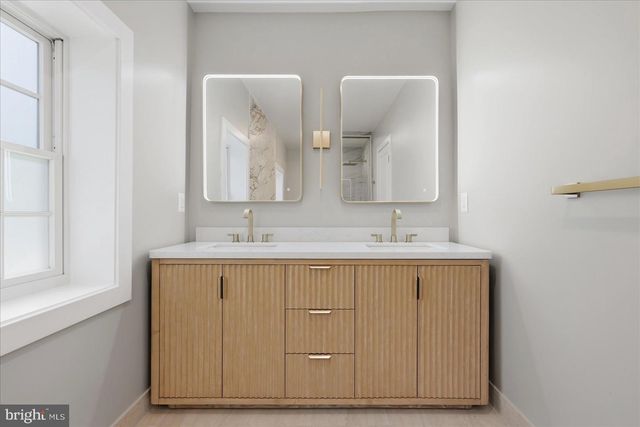 3517 RODMAN ST NW, Washington, DC 20008