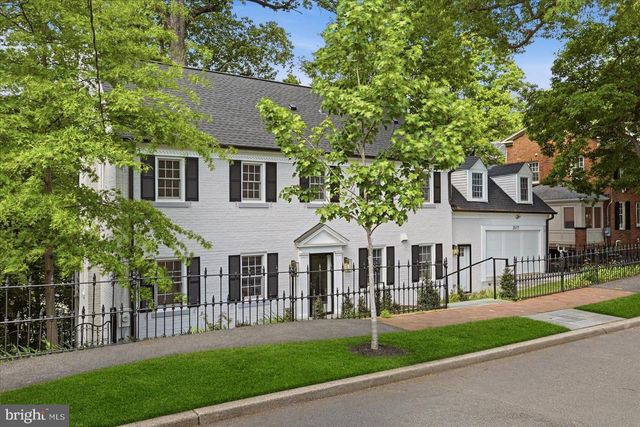 3517 RODMAN ST NW, Washington, DC 20008