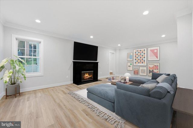 3517 RODMAN ST NW, Washington, DC 20008