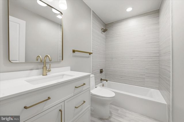 3517 RODMAN ST NW, Washington, DC 20008