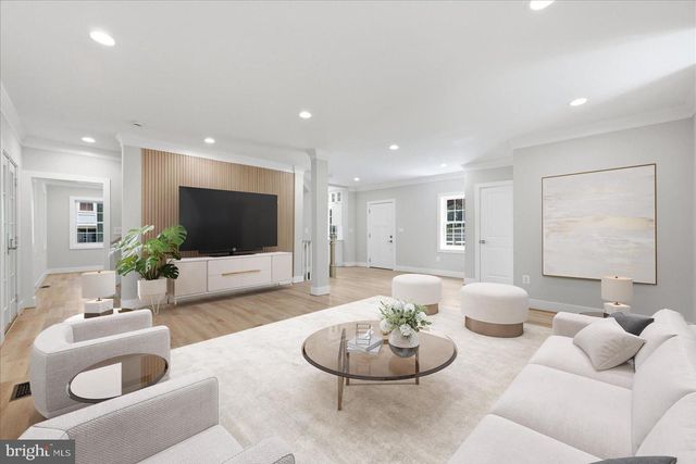 3517 RODMAN ST NW, Washington, DC 20008