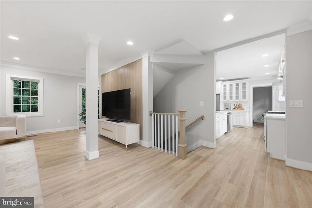 3517 RODMAN ST NW, Washington, DC 20008