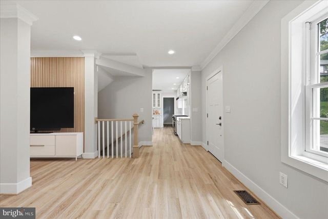 3517 RODMAN ST NW, Washington, DC 20008