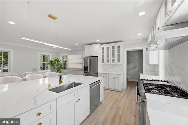 3517 RODMAN ST NW, Washington, DC 20008