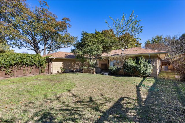 2421 Maple Leaf Drive, Plano, TX 75075