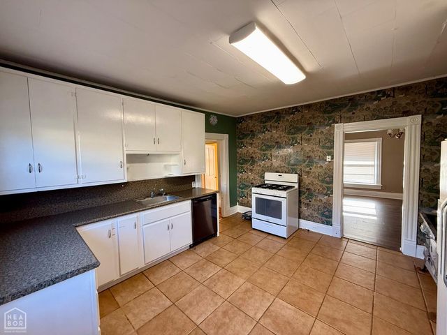 904 W Oak Avenue, Jonesboro, AR 72401