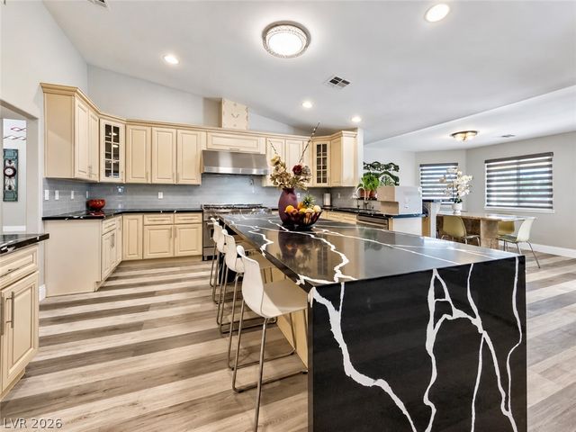 3272 Crystal Palm Court, Las Vegas, NV 89117