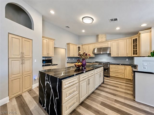 3272 Crystal Palm Court, Las Vegas, NV 89117