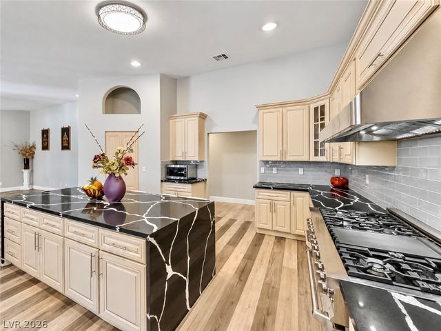 3272 Crystal Palm Court, Las Vegas, NV 89117