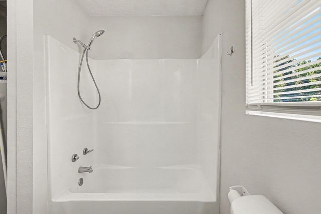 31 Elendor Drive, Cleveland, TX 77328