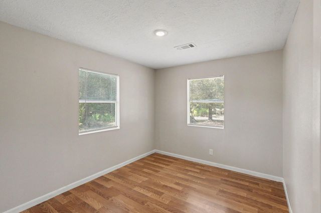 31 Elendor Drive, Cleveland, TX 77328