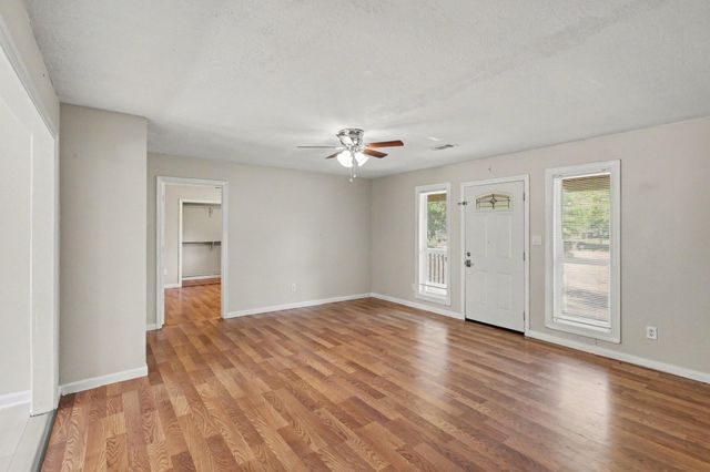 31 Elendor Drive, Cleveland, TX 77328