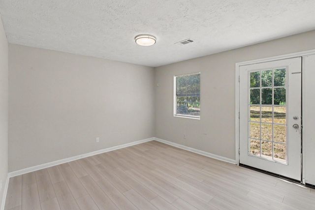 31 Elendor Drive, Cleveland, TX 77328