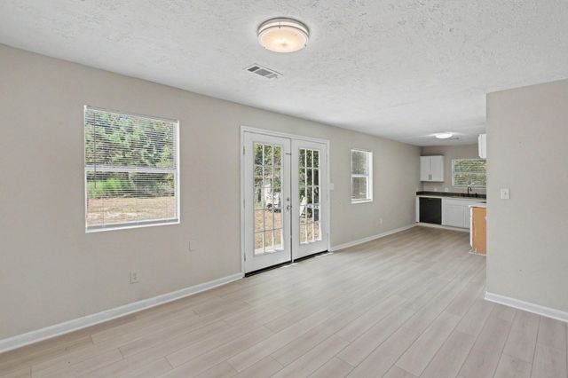 31 Elendor Drive, Cleveland, TX 77328