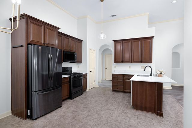 217 St Andrews Dr 55-C, Oakland, TN 38060