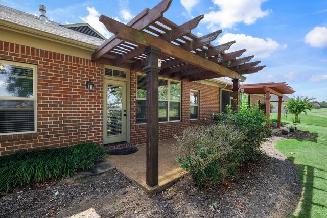 217 St Andrews Dr 55-C, Oakland, TN 38060