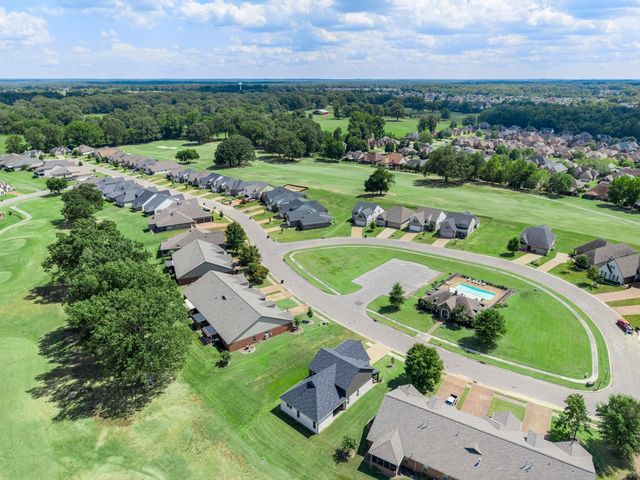 217 St Andrews Dr 55-C, Oakland, TN 38060