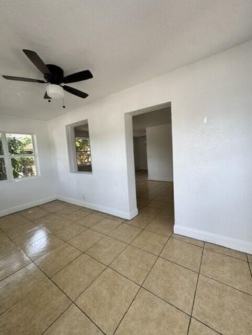 554 W 1st Street, Riviera Beach, FL 33404
