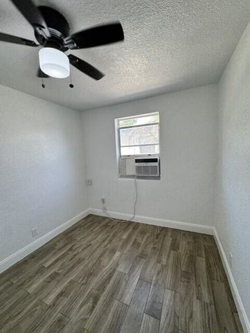 554 W 1st Street, Riviera Beach, FL 33404