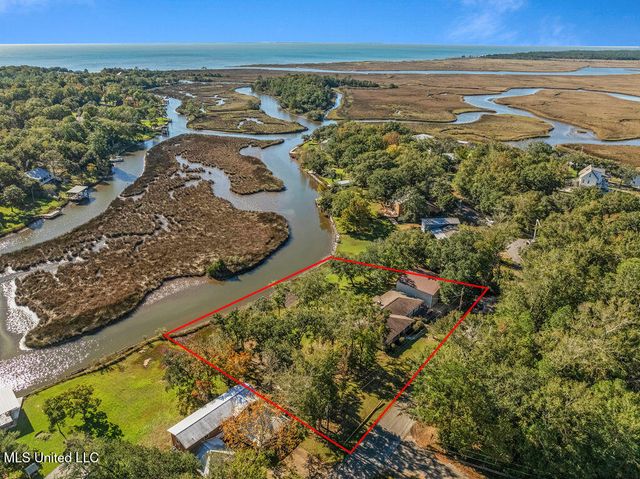 2312 Santa Cruz Street, Gautier, MS 39553