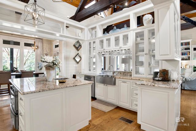 702 Fairhope Avenue, Fairhope, AL 36532