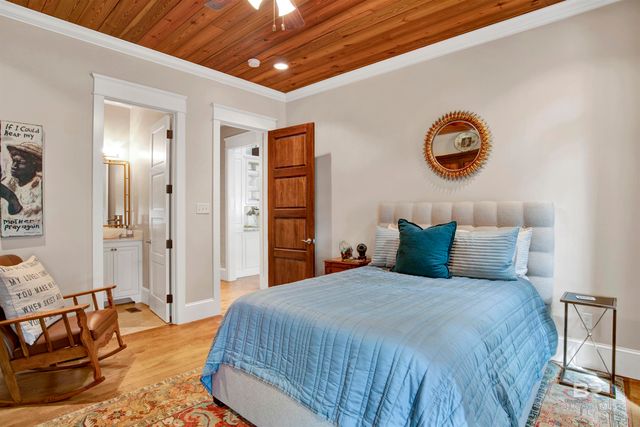 702 Fairhope Avenue, Fairhope, AL 36532