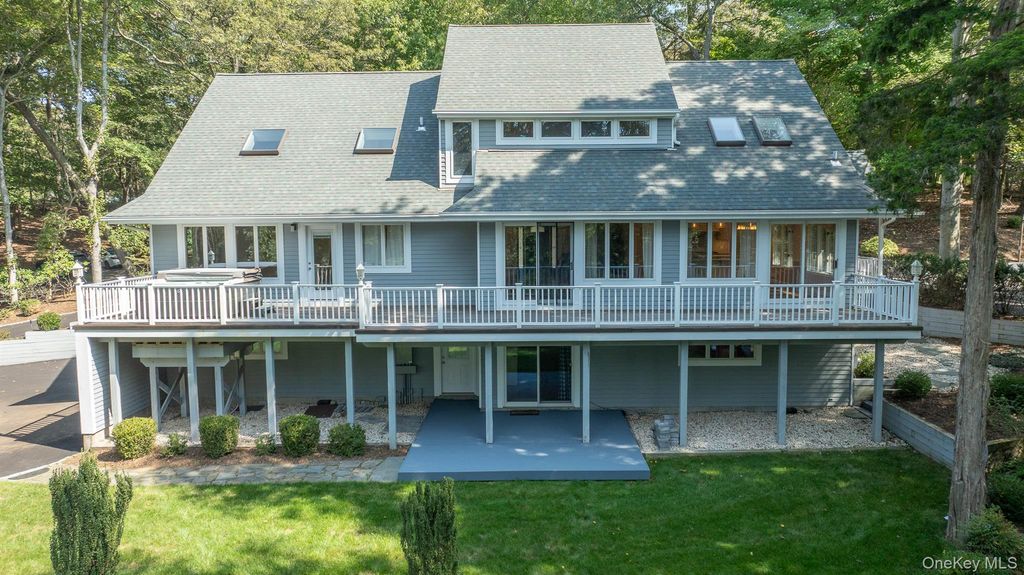 1 Summit Trail, Nissequogue, NY 11780