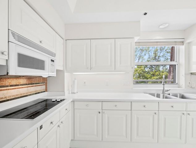 3080 GRAND BAY BOULEVARD 512, Longboat Key, FL 34228
