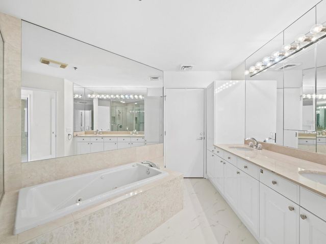 3080 GRAND BAY BOULEVARD 512, Longboat Key, FL 34228