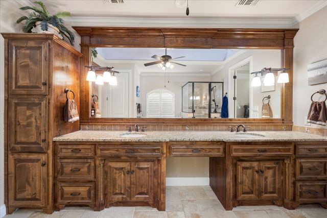1011 Sunset Bay Court, Granbury, TX 76048