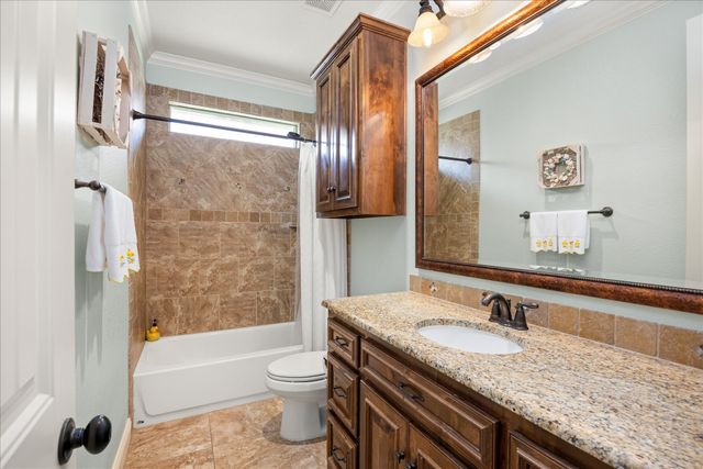 1011 Sunset Bay Court, Granbury, TX 76048