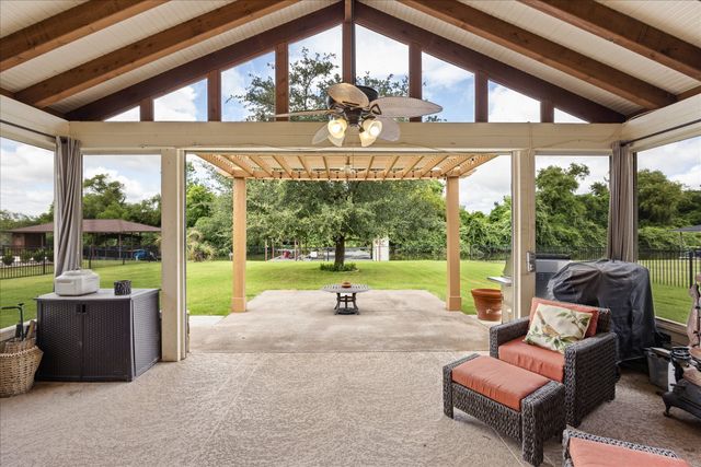 1011 Sunset Bay Court, Granbury, TX 76048