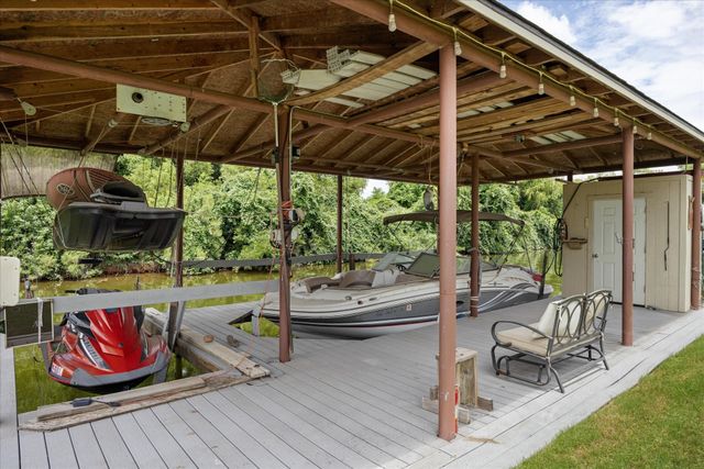 1011 Sunset Bay Court, Granbury, TX 76048