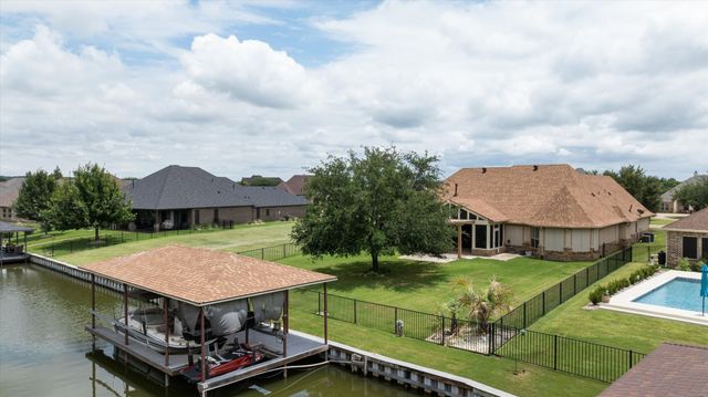 1011 Sunset Bay Court, Granbury, TX 76048