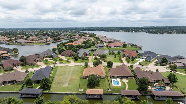 1011 Sunset Bay Court, Granbury, TX 76048