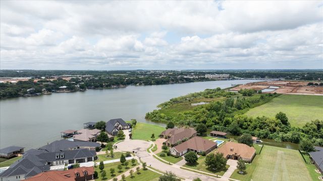 1011 Sunset Bay Court, Granbury, TX 76048