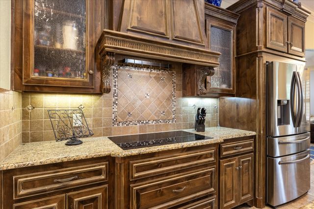 1011 Sunset Bay Court, Granbury, TX 76048