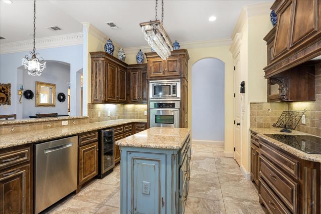 1011 Sunset Bay Court, Granbury, TX 76048