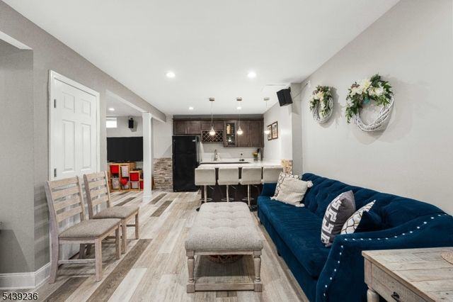 56 Rookwood Ter 56, Parsippany-troy Hills Twp., NJ 07950