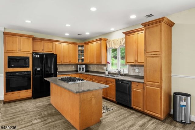 56 Rookwood Ter 56, Parsippany-troy Hills Twp., NJ 07950