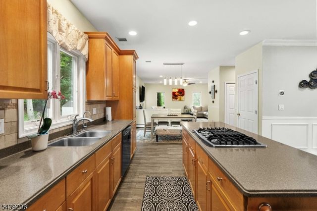 56 Rookwood Ter 56, Parsippany-troy Hills Twp., NJ 07950